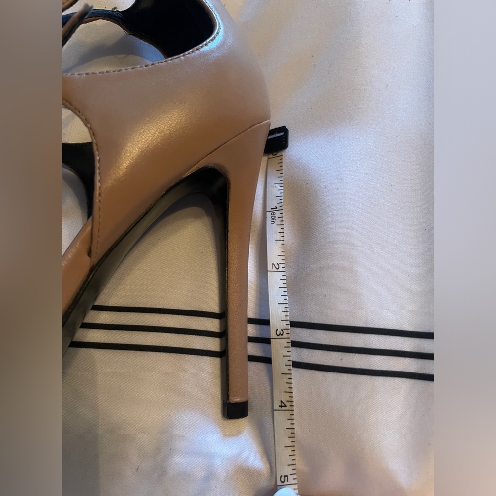 Kendall and Kylie Nude Caged Ankle Leather Pointy High Heel Pumps - Picture 6 of 7